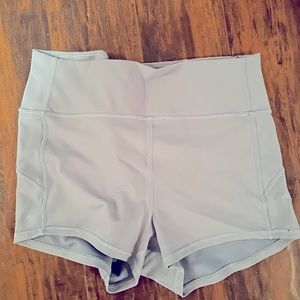 Lulu lemon in movement high rise short